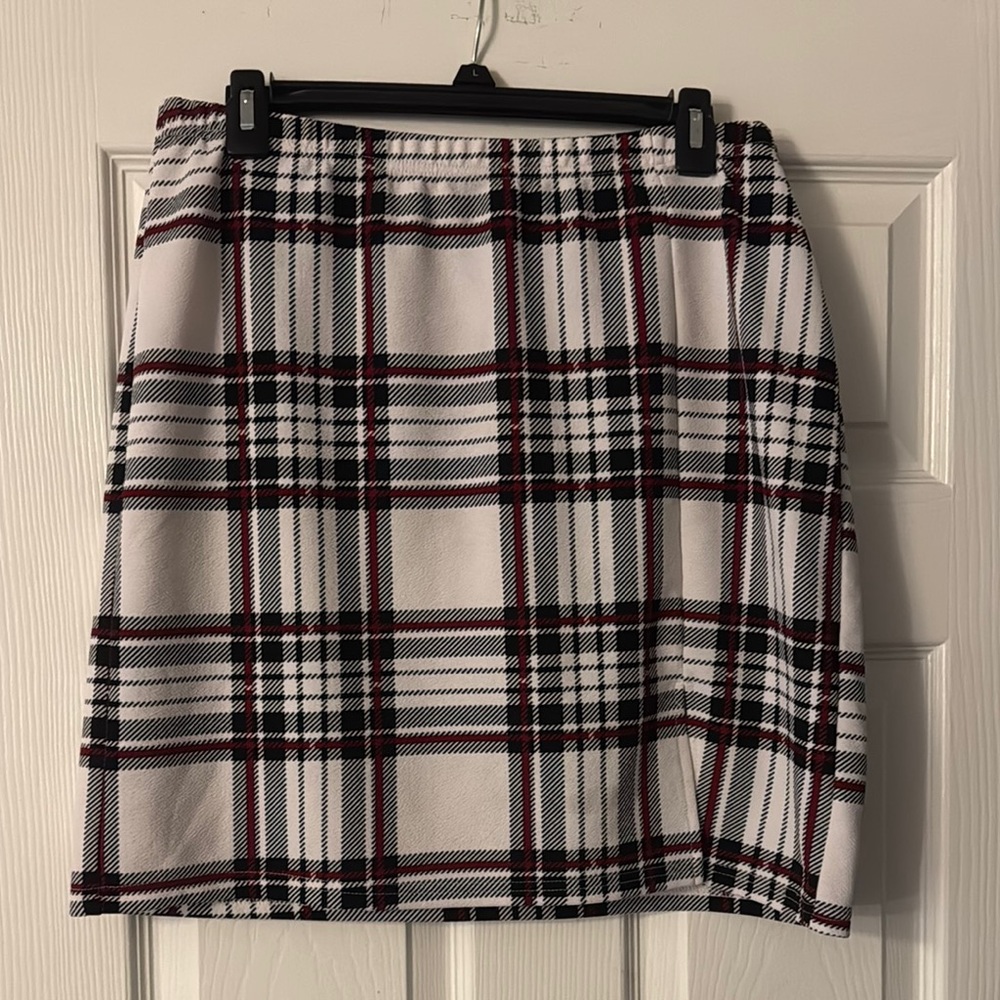 WOMENS PLAID RED AND WHITE STRETCH MINI SKIRT (1XL) - Picture 7 of 10